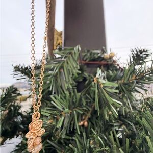 🪡Necklace w/ flower pendants 🌺